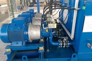 重慶維慶液壓機(jī)械有限公司2000噸液壓機(jī)液壓系統(tǒng)調(diào)試成功！